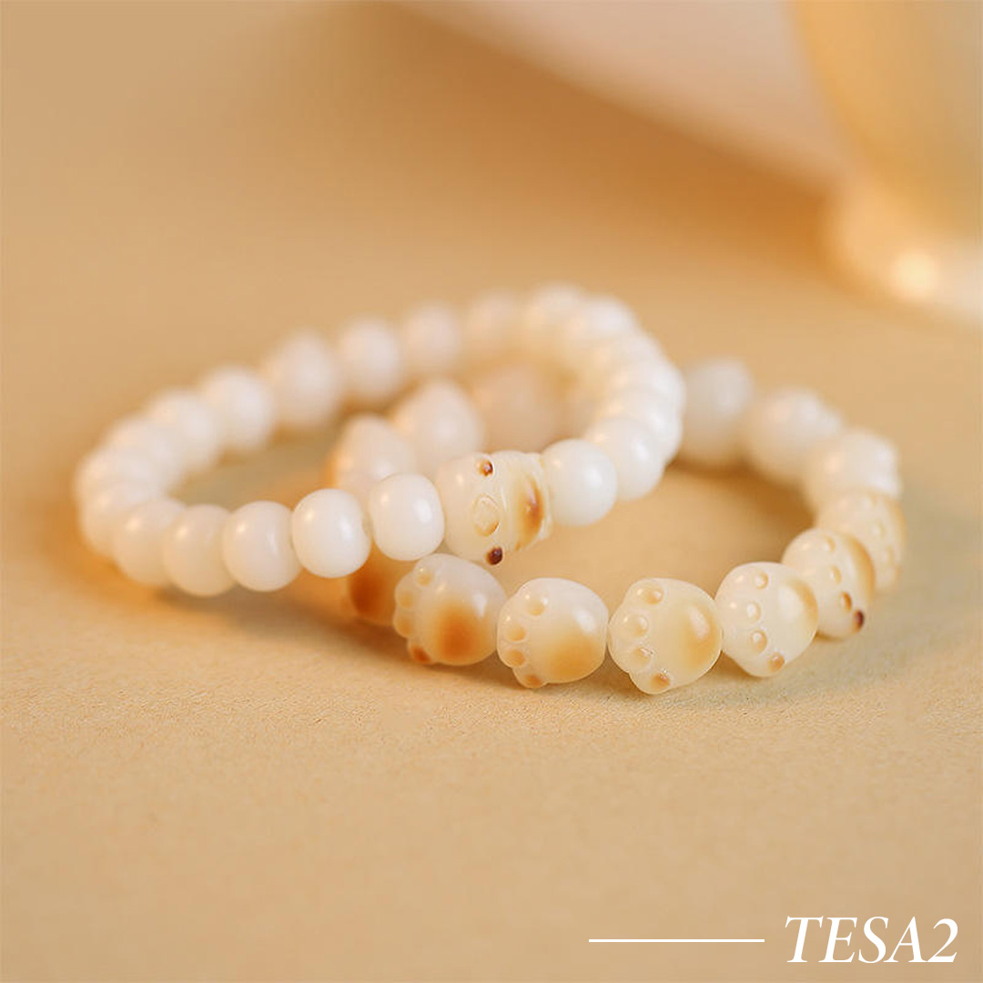 TESA2-White Jade and Bodhi Beaded Bracelet with Cat Claw Charm