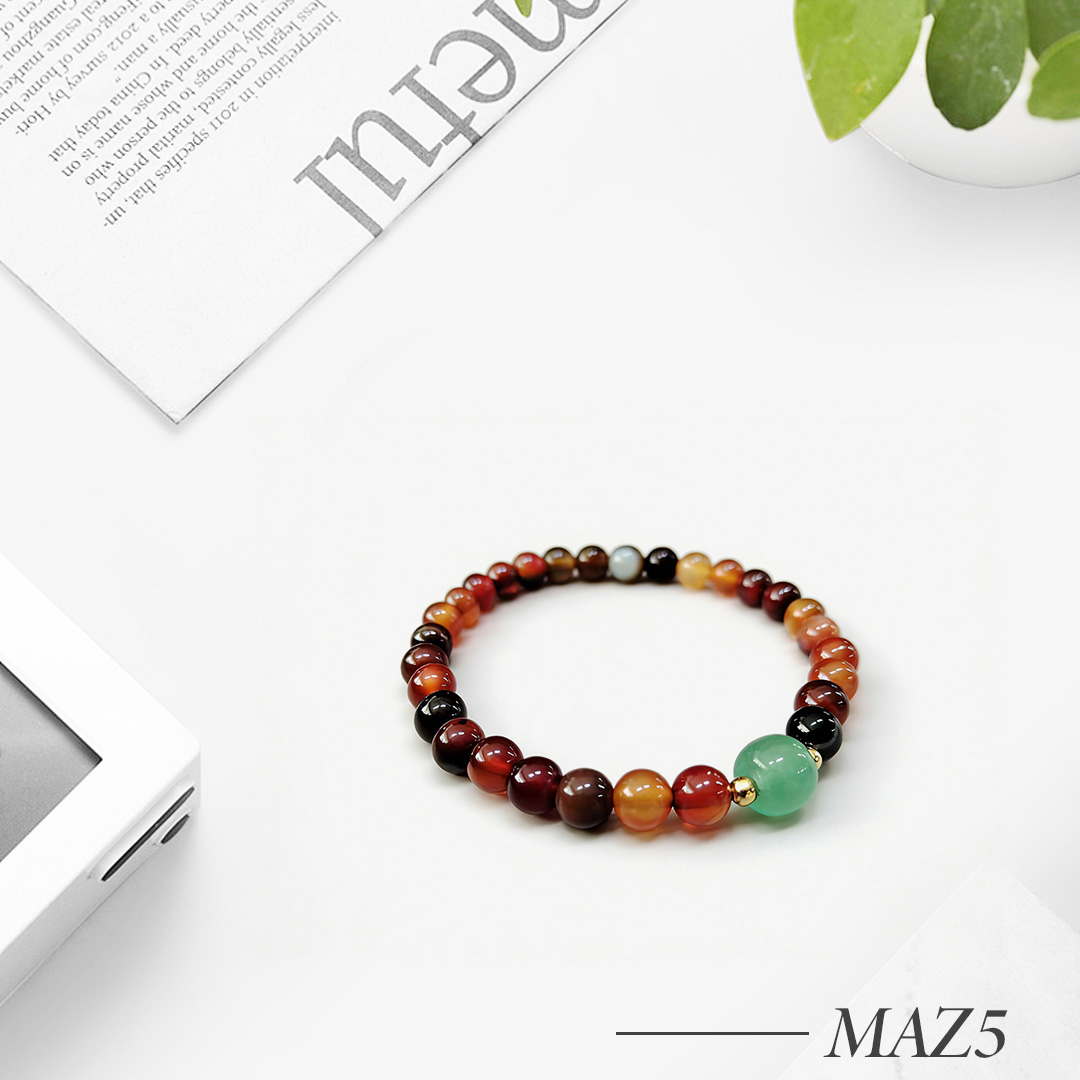 MAZ5-Natural Agate Beaded Bracelet with Green Jade Accent